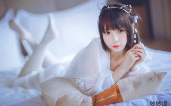 疯猫ss 白色睡衣