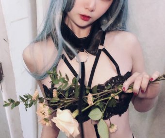 是青水 情趣内衣自拍 [24P-22MB]