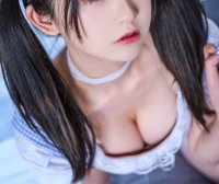 鳗鱼霏儿 蓝白女仆写真电子版珍藏版[32P1V-1.05GB]