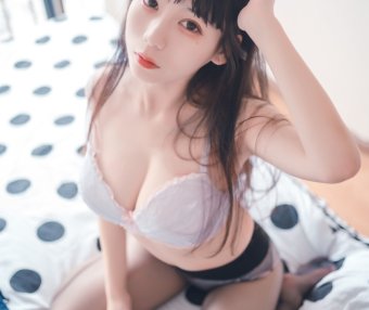 usejan蓝蓝 私语 [50P-107MB]