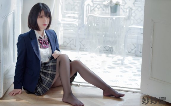 半半子 彼女の制服姿が好き [54P-84MB]