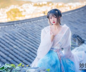 兔子Zzz不吃胡萝卜 丽江屋顶 [22P-172MB]