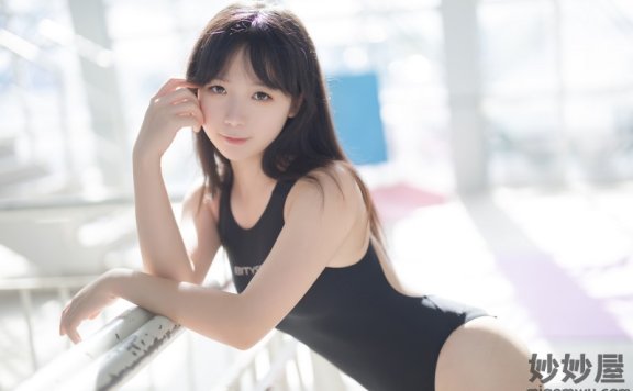 樱落酱w 泳池竞泳 [32P-255MB]